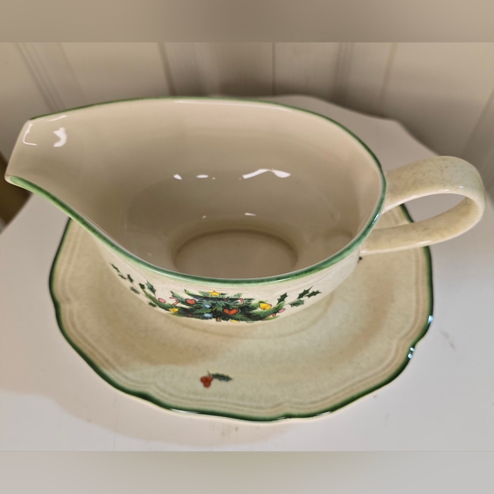 Vtg Mikasa Festive Season EB 451 Gavy Boat W/Stand Jingle Bell Holly Christmas
